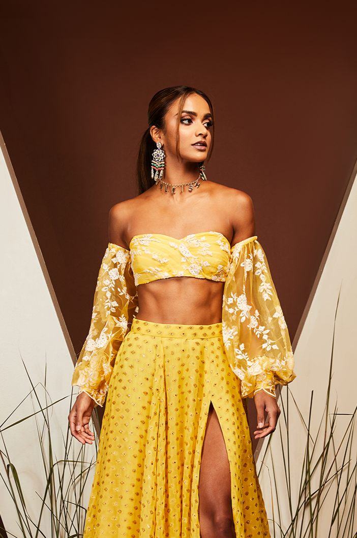 NAOMI KNOT BUSTIER WITH SLEEVES IN YELLOW