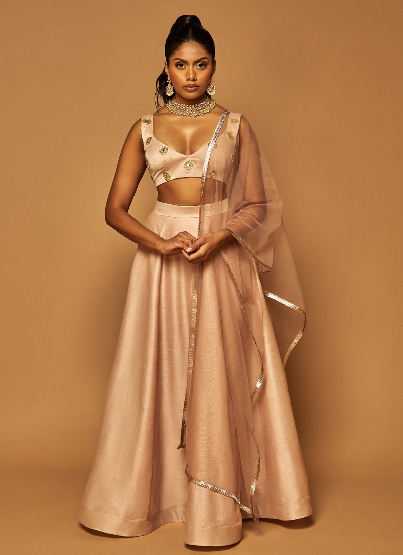 Rose gold costume 2025